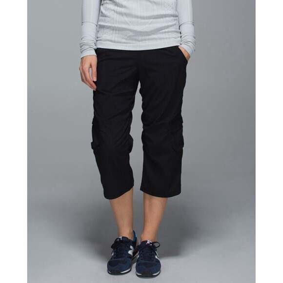 Lululemon Yoga Camp Crop Cargo Capri Dance Studio Swift Drawstring Black - Picture 1 of 10